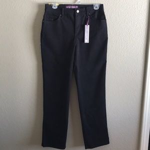 Black Gloria Vanderbilt Amanda jeans